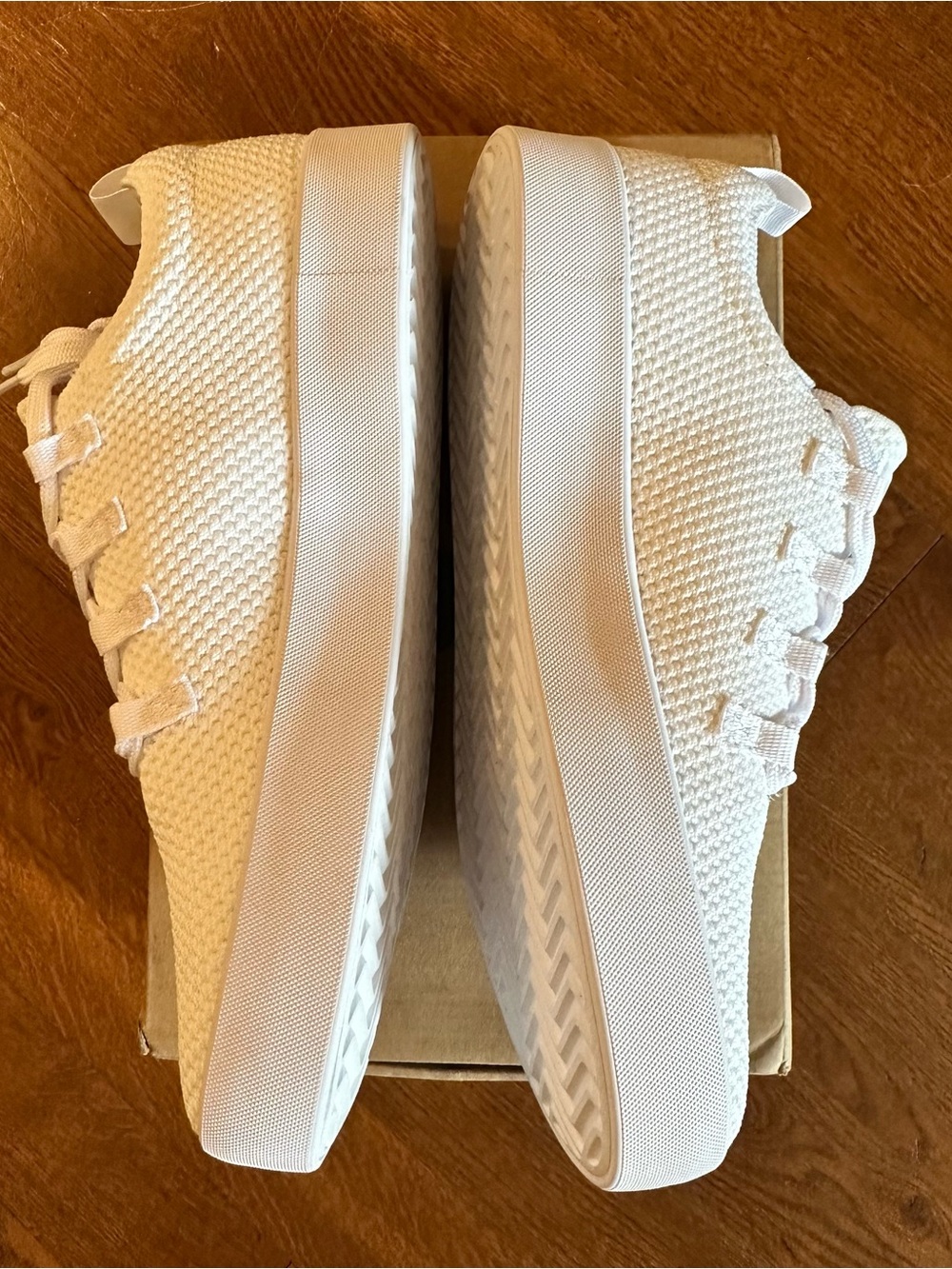 NWT/Unworn NOBULL White Knit Rec Trainers, size M 10/W 11.5